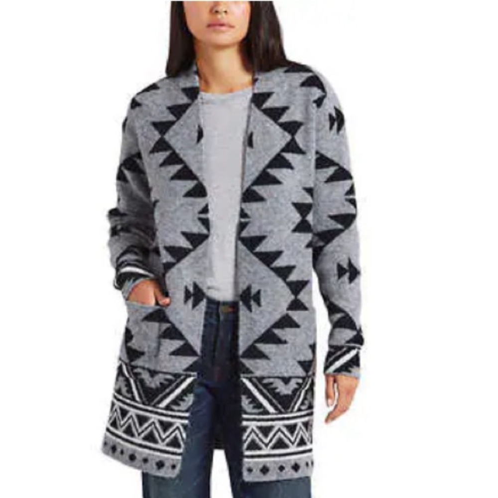 ⭐️Firm price ⭐️ Frye ladies patterned sweater